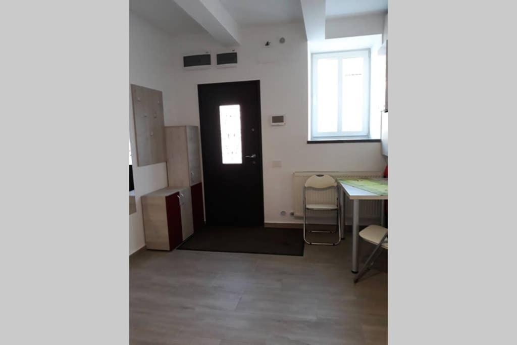 Zsizelle Rezidence Appartamento Braşov Esterno foto
