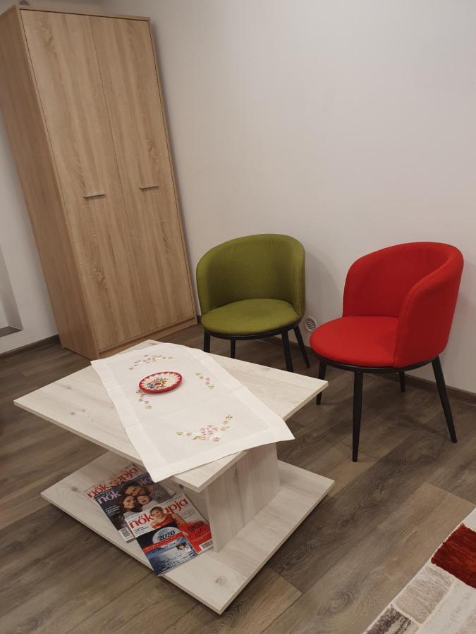 Zsizelle Rezidence Appartamento Braşov Esterno foto